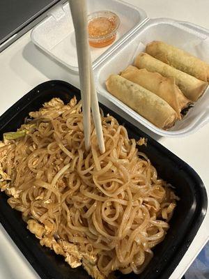 D1 Pad Thai, A5 Crispy Spring Rolls (4pc)