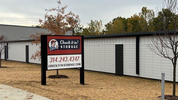 Chuck It In! Storage - St. Charles