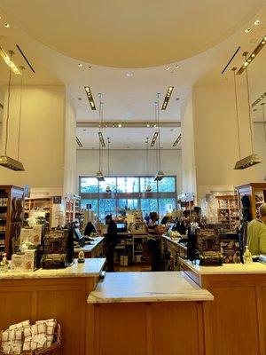 Inside Williams-Sonoma !