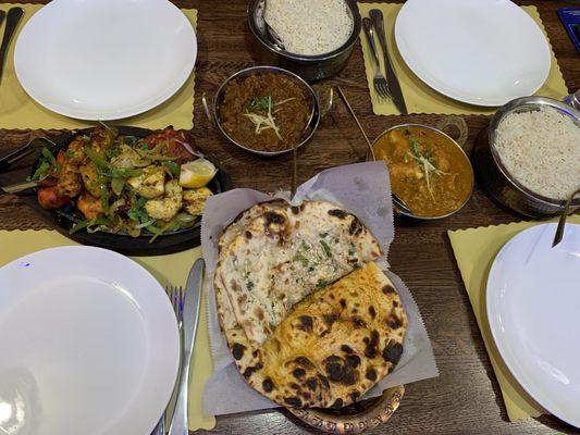 Chicken Curry, Simran Tandoori Dinner, Lamb Bhuna, Garlic Naan, Masala Naan