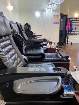 Comfy pedi chairs