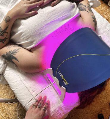 Add on LED light therapy for a gentle, restorative approach to collagen and fibroblast stimulation.