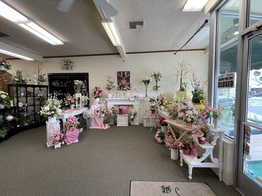 Inside view of year round flowers @ Judy's.