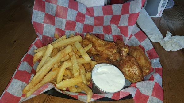 Dry Rub: Memphis Sweet BBQ with Fries and Ranch Dipping sauce!