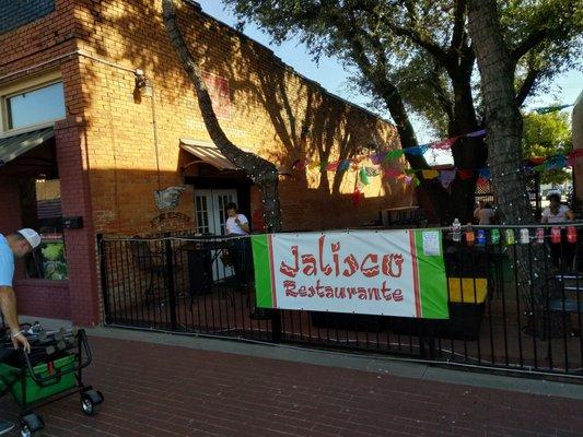 Jalisco Restaurante Storefront and Patio