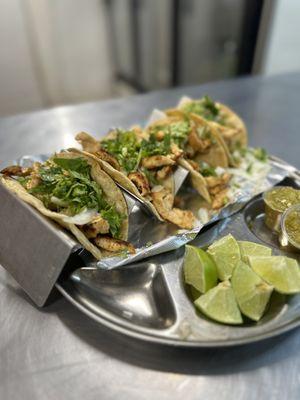 Tacos de pollo Azado