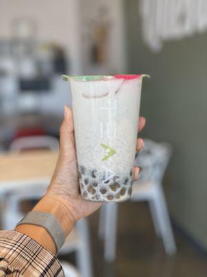 ig: @whatsviveating  |  sesame milk tea