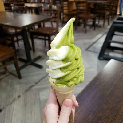 Matcha-vanilla soft cream