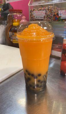 Mango Smothie with tapioca pearls