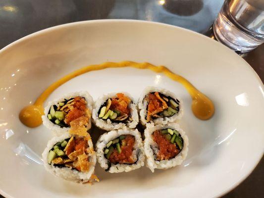 Crunchy spicy tuna roll