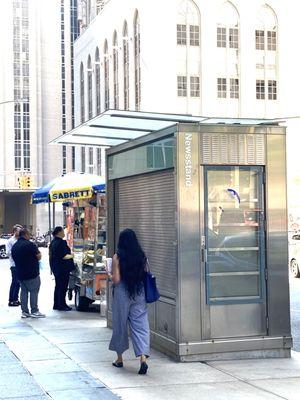 70th York Newsstand