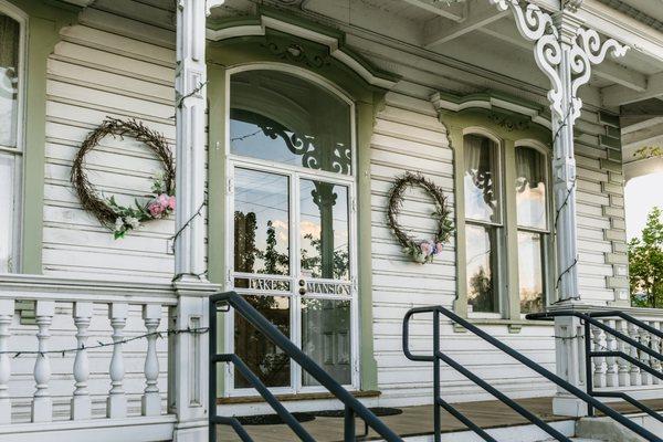 Lake Mansion, Court street entrance