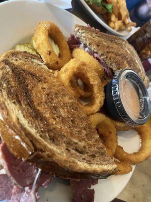 Rueben with onion rings