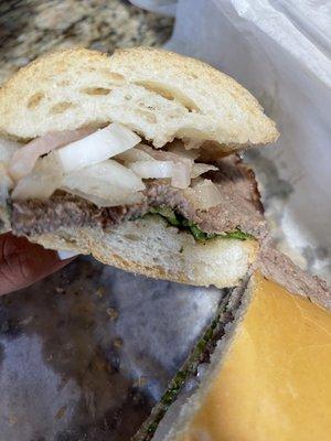 Up close - pan con bistec