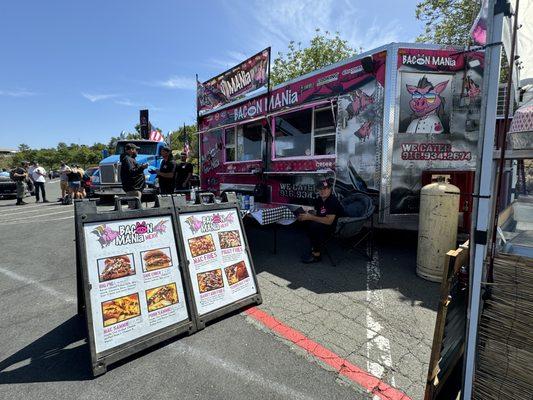 Bacon MANia Truck at the 2024 Toyota/Save Mart 350