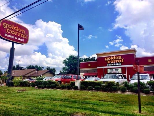 Exterior - Golden Corral: Houston, TX