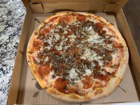 Meat lovers medium pizza