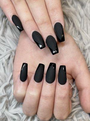 Matte top with Shiny v-tip