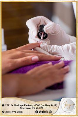 As soon as you walk inIvy's Lash & Nail Bar, you are greeted with warm smiles and friendly hellos.