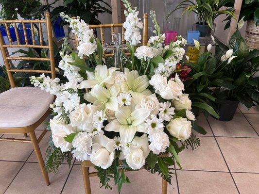 Diane made this wonderful flower arrangement for my co-worker's wake at a super short notice!