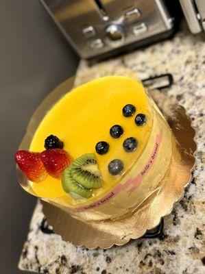 Mango mousse cake