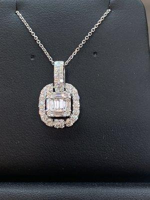 18k white gold with diamonds necklace