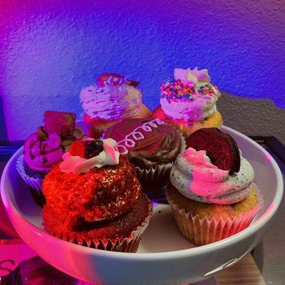 Cookies and Cream Cupcake Vanilla Funfetti Cupcake Red Velvet Cupcake Hoho Cupcake