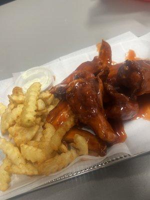 Hot n Sticky Wings & House Fries