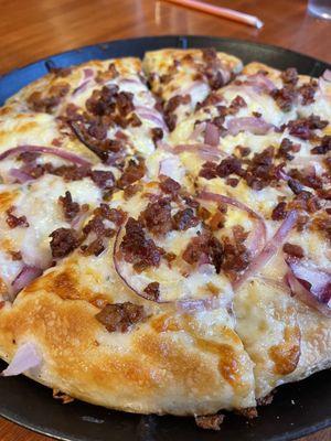 Breakfast pizza - delicious!