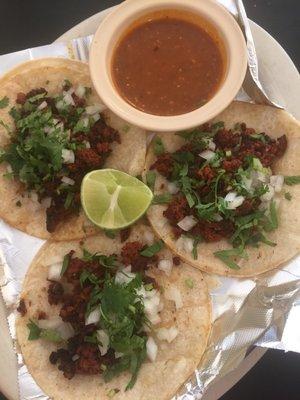 Tacos Mexíco with chorizo and tomatillo sauce