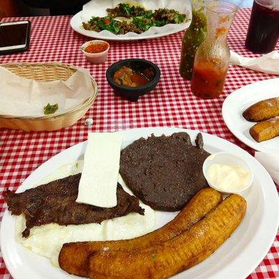 Tacos de asada and Desayuno Chapin