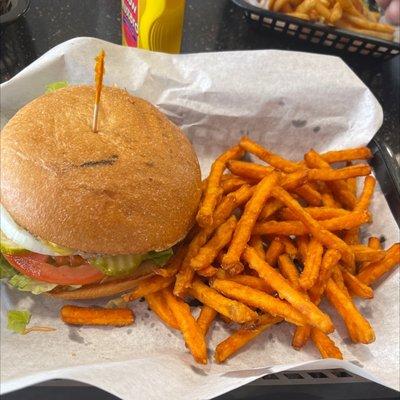 Cheeseburger with sweet potato fries