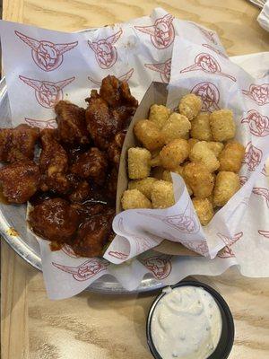 BBQ Boneless wings 10 count and tater tots