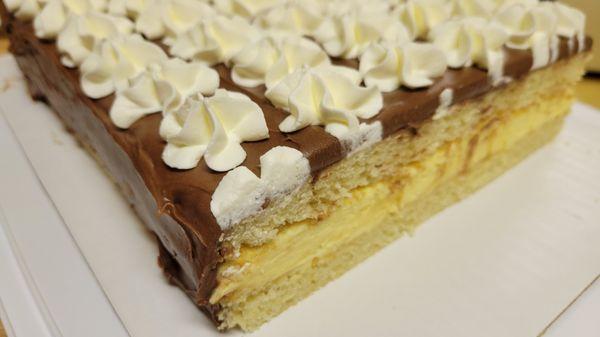 BOSTON CREAM CAKE