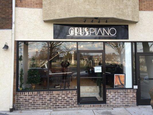 Storefront OPUS PIANO