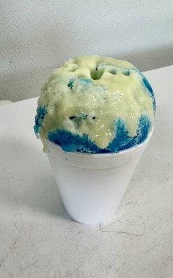 Blue raspberry with cream