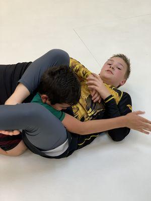 Kids NO GI rolling.