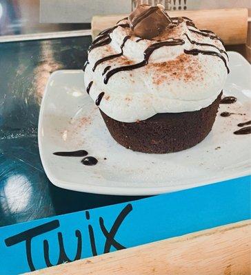 Twix Cupcake