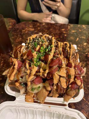 Poke nachos! Bomb!!