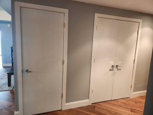 All nicely painted. Oh, BTW: they had (and executed) the idea of putting a motion sensor lightswitch in the coat closet. GREAT idea!