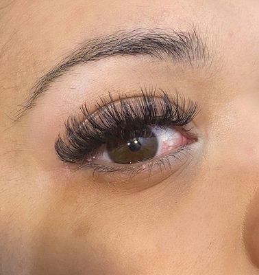 Volume lashes