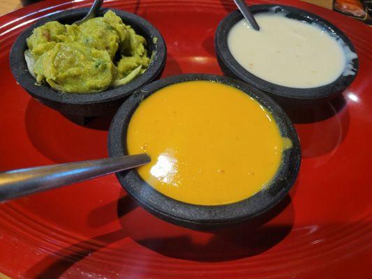 Dip trio: guac, queso x2