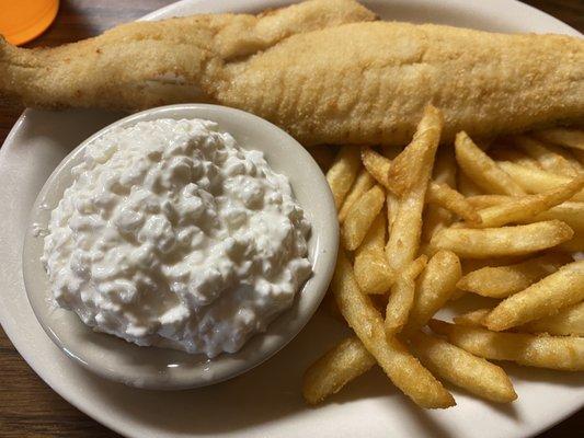 Haddock with fries and cottage cheese