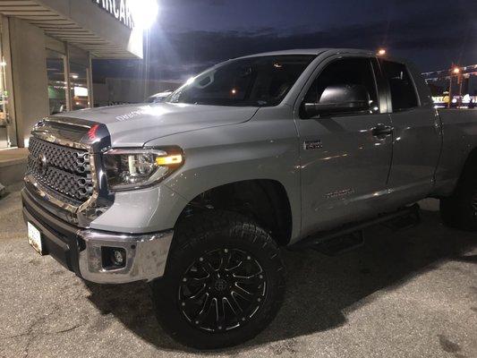 2018 Lifted Tundra SR5