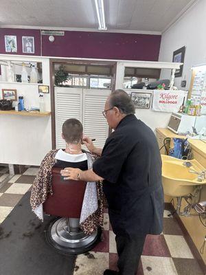 Buck's Barber Shop