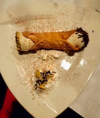 Bobby J's Italian American Grill,  Canoli