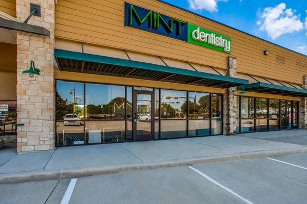 Mint Dentistry Garland exterior