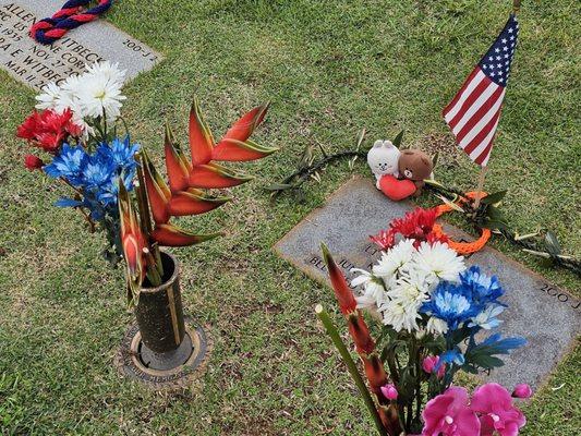 Memorial Day 2024... luv the red, white, and blue mums... with tropical lobster claw heliconia... and yarn and ti leaf lei