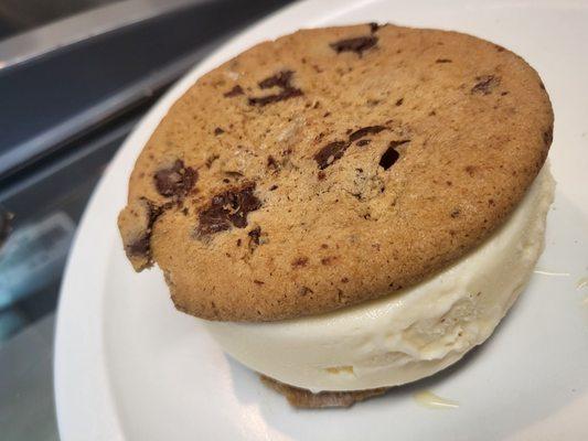 Fresh baked Cookies Sandwich