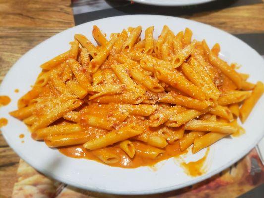 Single portion of Penne Vodka, delicious!